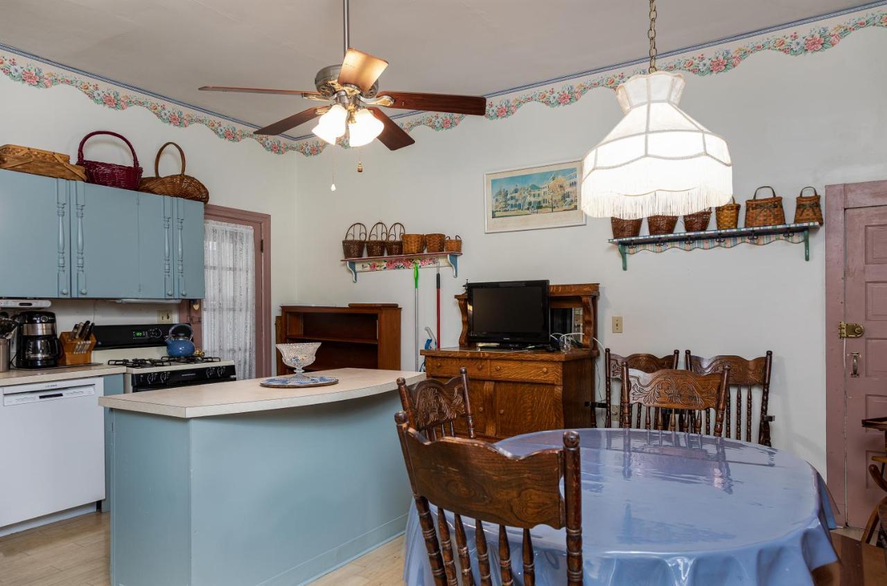 Antoinette'S Apartments & Suites Cape May Buitenkant foto