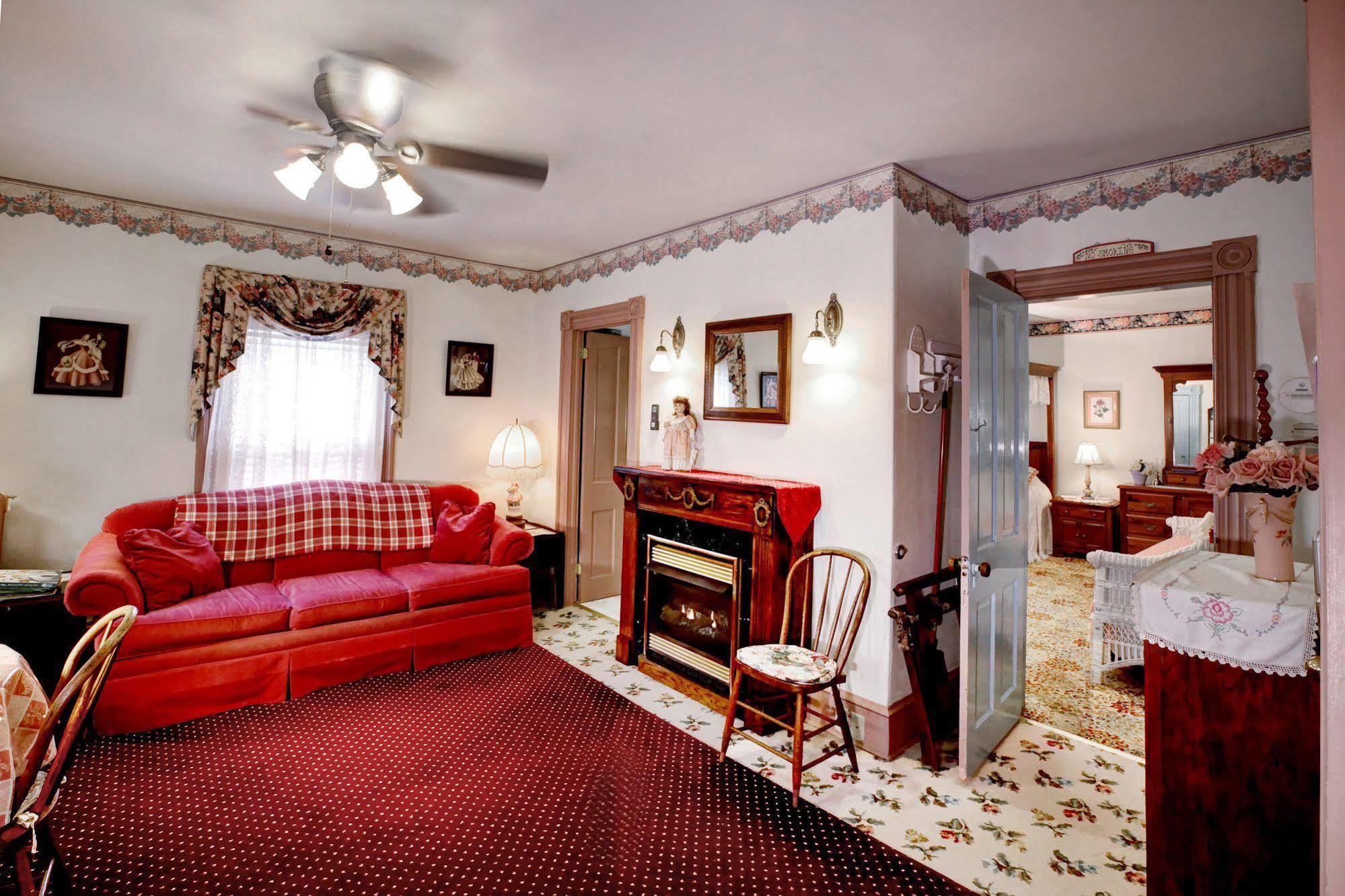 Antoinette'S Apartments & Suites Cape May Buitenkant foto